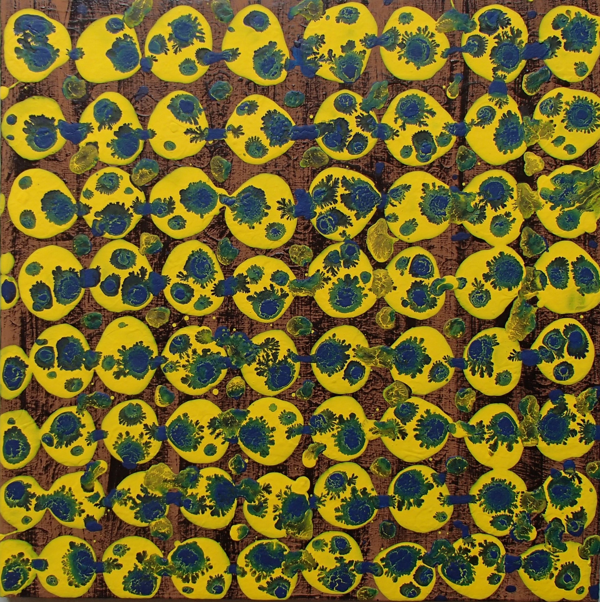 30 cm x 30 cm terre de sienne noir jaune bleu